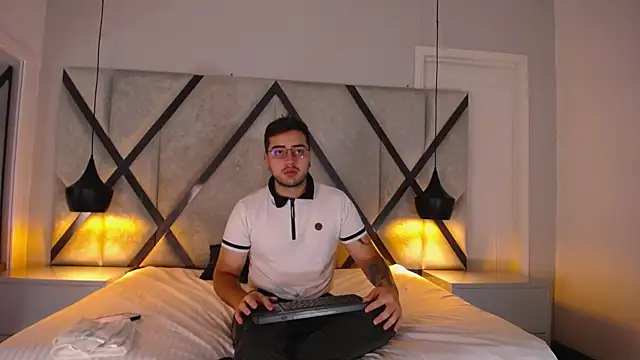 Ethan Greys online show from December 2025 11:45:01 PM