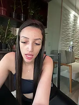 Snapshot of BelleRune chatting on March 2025 09:27:01 PM BelleRune online show from March 2025 09:27:01 PM