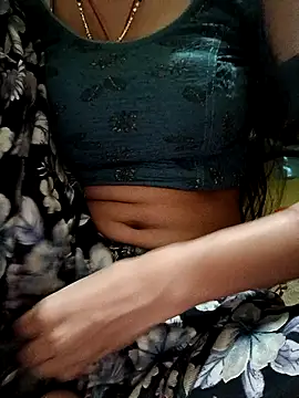 Snapshot of Miss_Nidhi89 chatting on November 2025 09:52:01 AM Miss Nidhi89 online show from November 2025 09:52:01 AM