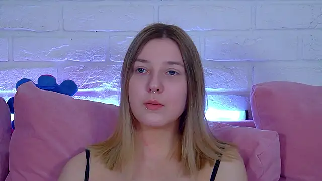 TinnaBurton online show from April 2026 04:23:01 PM