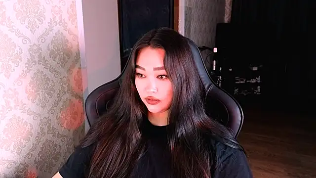 Emma Uilson online show from January 2026 02:22:01 PM