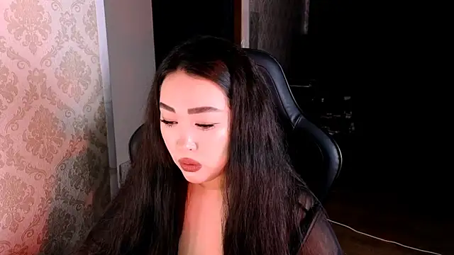 Snapshot of Emma_Uilson chatting on July 2026 02:08:02 PM Emma Uilson online show from July 2026 02:08:02 PM