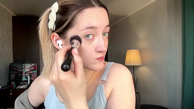 Emily lyy online show from November 2025 10:15:01 AM