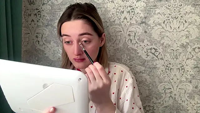 Emily lyy online show from December 2025 10:54:01 AM