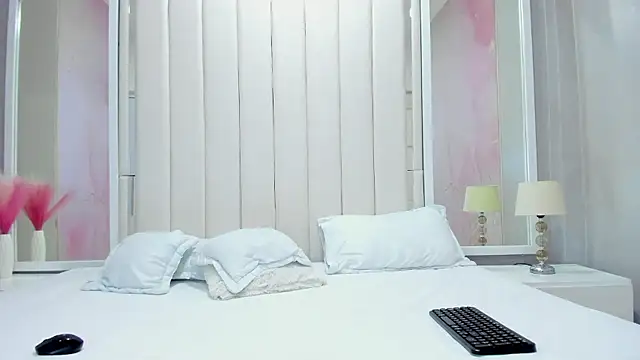 Snapshot of arietta_skinny chatting on February 2026 02:29:02 PM arietta skinny online show from February 2026 02:29:02 PM