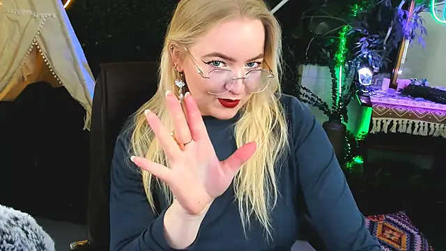 EllaPower online show from November 2025 03:16:02 PM