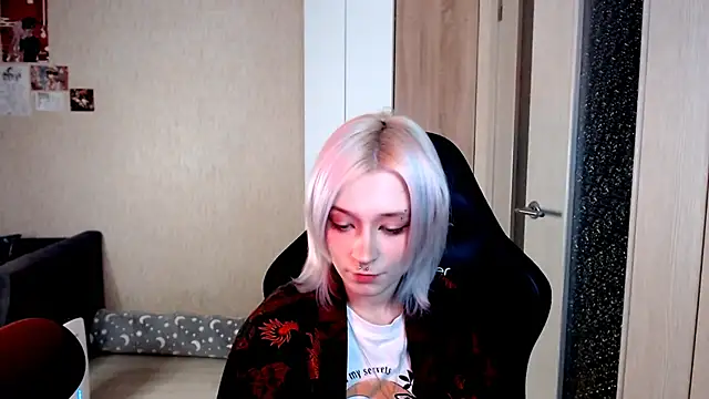 SophiaLur online show from December 2025 02:37:02 PM