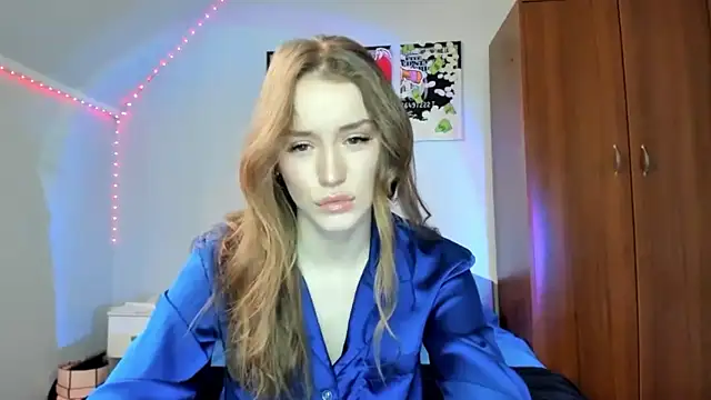 tinyglow online show from December 2025 08:27:01 PM