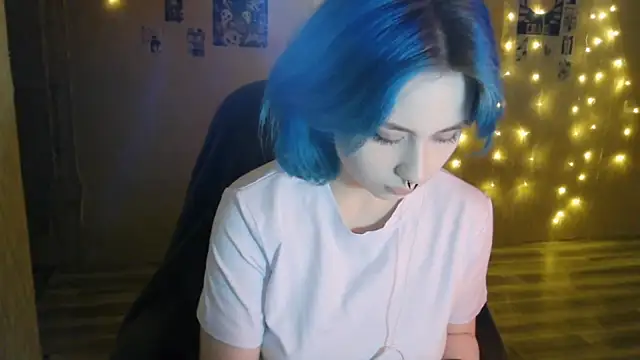 Snapshot of caramelleia chatting on November 2025 11:53:01 PM caramelleia online show from November 2025 11:53:01 PM