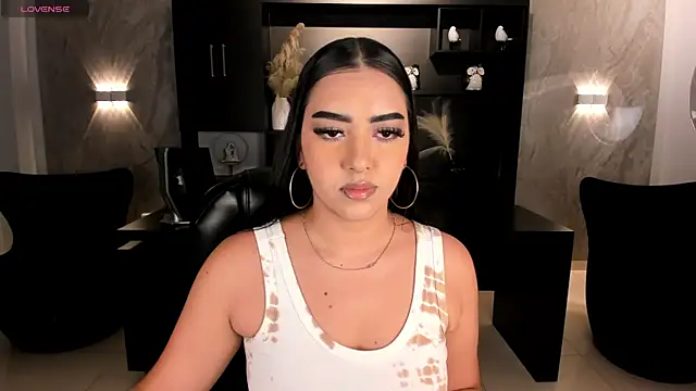 Snapshot of SophieLanne chatting on June 2026 01:29:01 AM SophieLanne online show from June 2026 01:29:01 AM