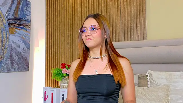 Snapshot of LondraBlush chatting on July 2026 01:06:02 PM LondraBlush online show from July 2026 01:06:02 PM