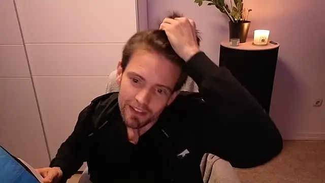 Snapshot of Mystery_Mark chatting on November 2025 08:08:01 PM Mystery Mark online show from November 2025 08:08:01 PM