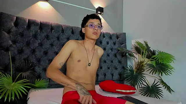 Snapshot of Dylan_kent chatting on November 2025 08:27:02 PM Dylan kent online show from November 2025 08:27:02 PM