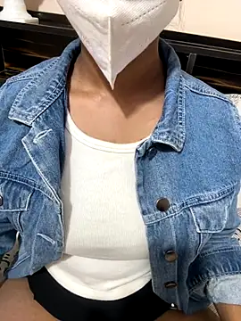 Snapshot of Lilly_islive chatting on November 2025 09:53:01 AM Lilly islive online show from November 2025 09:53:01 AM