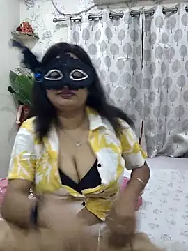 Cute-richa1 online show from April 2026 04:11:02 PM