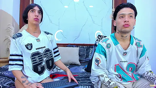 Snapshot of Loversinfire2 chatting on February 2026 03:43:01 PM Loversinfire2 online show from February 2026 03:43:01 PM