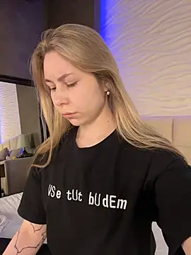 -SaraBlack- online show from April 2026 05:17:01 PM