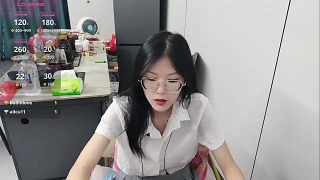 Snapshot of xlin-baby chatting on May 2026 02:23:01 PM xlin-baby online show from May 2026 02:23:01 PM