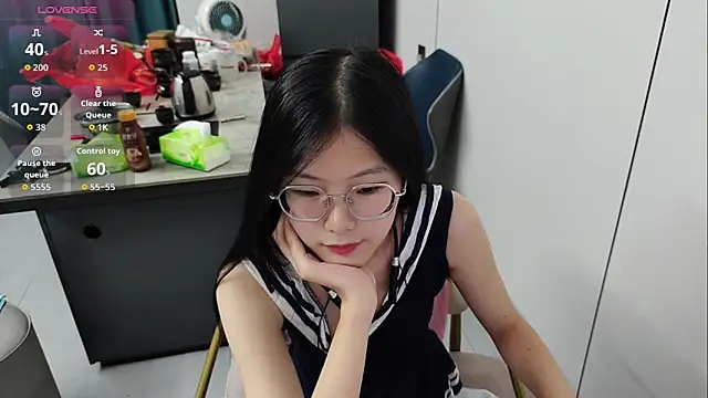Snapshot of xlin-baby chatting on May 2026 03:49:01 PM xlin-baby online show from May 2026 03:49:01 PM