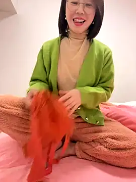 xiaoling2358 online show from November 2025 01:47:02 PM