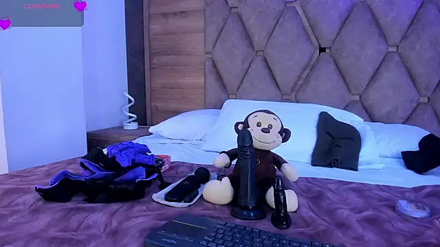 Snapshot of VictoriaSaenz1_ chatting on December 2025 12:57:02 PM VictoriaSaenz1 online show from December 2025 12:57:02 PM