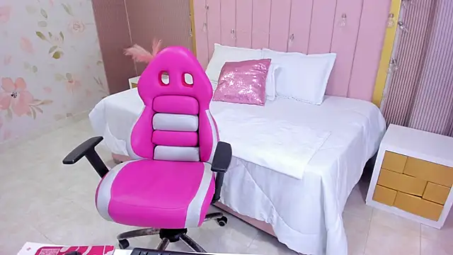 Snapshot of Kendall_curves chatting on November 2025 11:32:02 AM Kendall curves online show from November 2025 11:32:02 AM