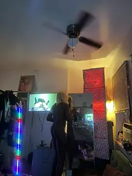 Motherbigbus online show from March 2026 10:48:02 AM