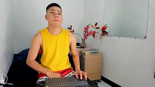 Snapshot of Lucastorrez01 chatting on January 2026 12:24:01 AM Lucastorrez01 online show from January 2026 12:24:01 AM