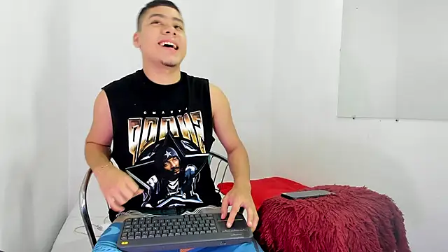 Snapshot of Lucastorrez01 chatting on February 2026 07:40:01 PM Lucastorrez01 online show from February 2026 07:40:01 PM