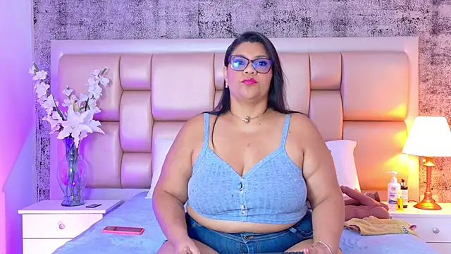 SelennaCooper online show from February 2026 12:21:01 PM