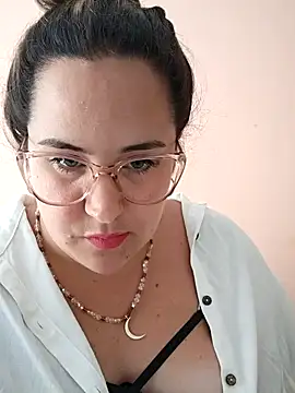 iviiiiiiiiiii online show from November 2025 07:06:01 PM