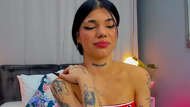 YasminWild online show from November 2025 04:47:01 AM