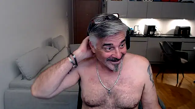 Buidapest online show from March 2026 01:11:01 AM