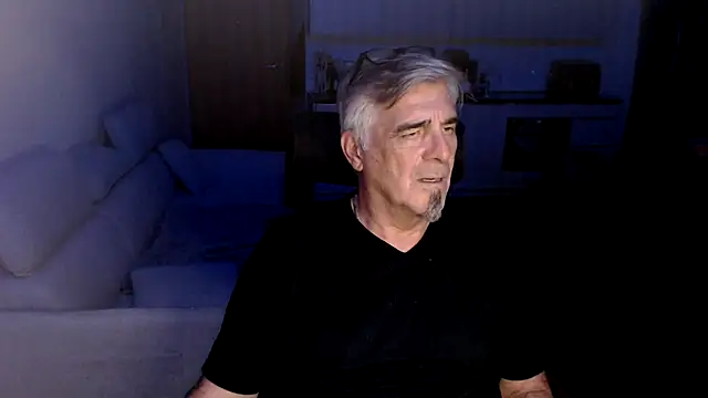 Buidapest online show from March 2026 03:01:02 AM