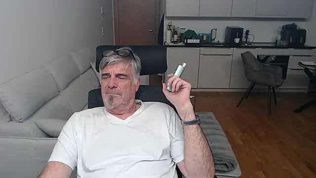 Buidapest online show from April 2026 01:50:01 AM