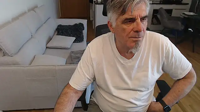 Buidapest online show from April 2026 01:26:01 PM