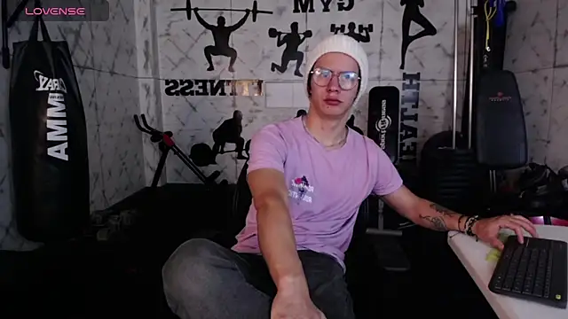 Snapshot of Brandon_starkk chatting on February 2026 11:58:01 AM Brandon starkk online show from February 2026 11:58:01 AM