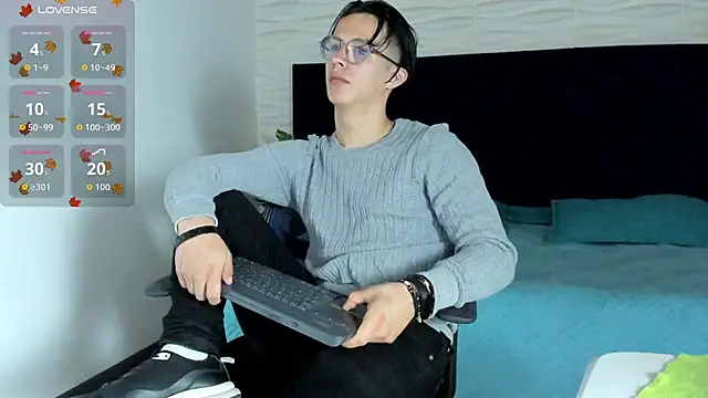 Snapshot of Brandon_starkk chatting on February 2026 11:42:02 AM Brandon starkk online show from February 2026 11:42:02 AM