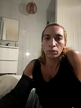 Snapshot of zinalastar chatting on November 2025 06:19:02 PM zinalastar online show from November 2025 06:19:02 PM