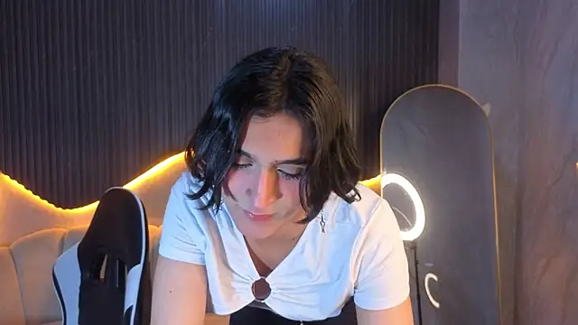 zoe tp online show from February 2026 07:45:01 PM