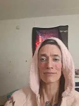 Snapshot of MaitressePomme3 chatting on January 2026 03:27:02 PM MaitressePomme3 online show from January 2026 03:27:02 PM