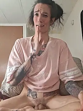 Snapshot of MaitressePomme3 chatting on February 2026 12:17:01 AM MaitressePomme3 online show from February 2026 12:17:01 AM