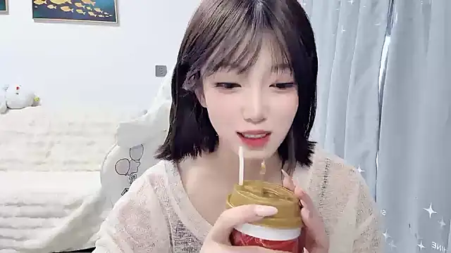 Snapshot of yuyayayu chatting on February 2026 09:02:02 AM yuyayayu online show from February 2026 09:02:02 AM