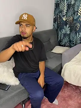 Snapshot of VioleeSaenz chatting on March 2026 05:19:01 AM VioleeSaenz online show from March 2026 05:19:01 AM