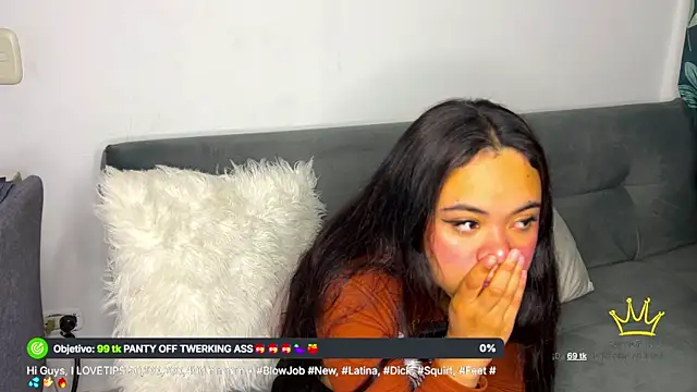 Snapshot of VioleeSaenz chatting on March 2026 03:45:02 AM VioleeSaenz online show from March 2026 03:45:02 AM