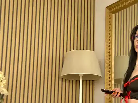 IvyCole online show from December 2025 07:28:01 AM