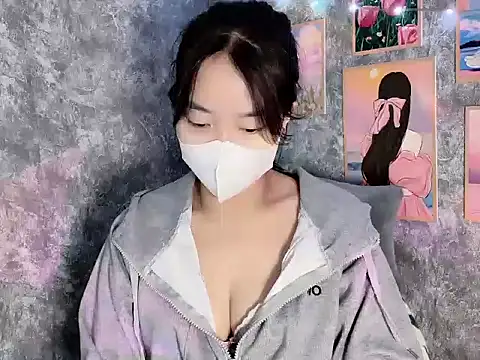 Hellen2999 online show from December 2025 01:58:01 AM