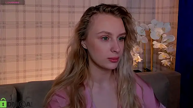 KiraRuiz online show from February 2026 12:44:01 AM