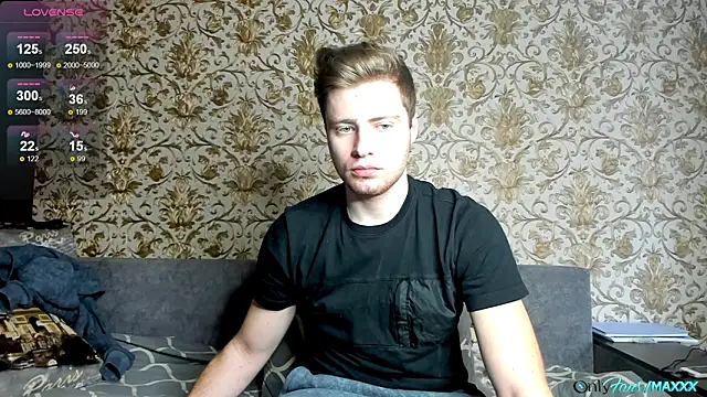 Snapshot of Maxhornyblondieman chatting on February 2026 01:03:02 PM Maxhornyblondieman online show from February 2026 01:03:02 PM