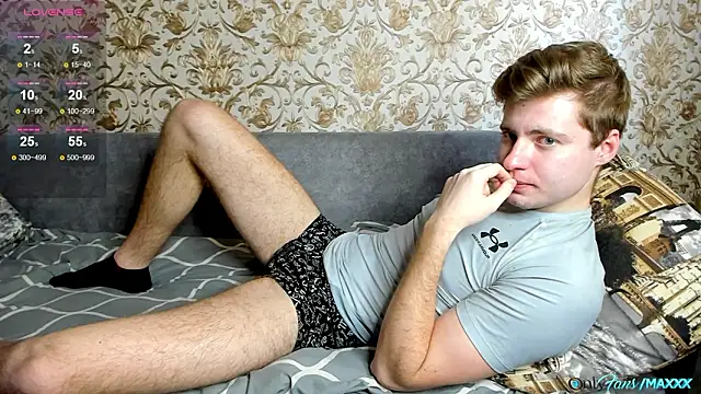 Snapshot of Maxhornyblondieman chatting on February 2026 09:32:02 AM Maxhornyblondieman online show from February 2026 09:32:02 AM